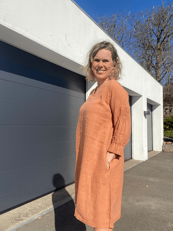 12029 Kjole, Pecan Brown, Lin Tynn