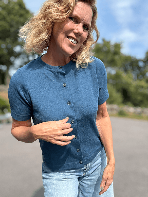 8032 Cardigan Kort Erm, Denim Blue, Merino