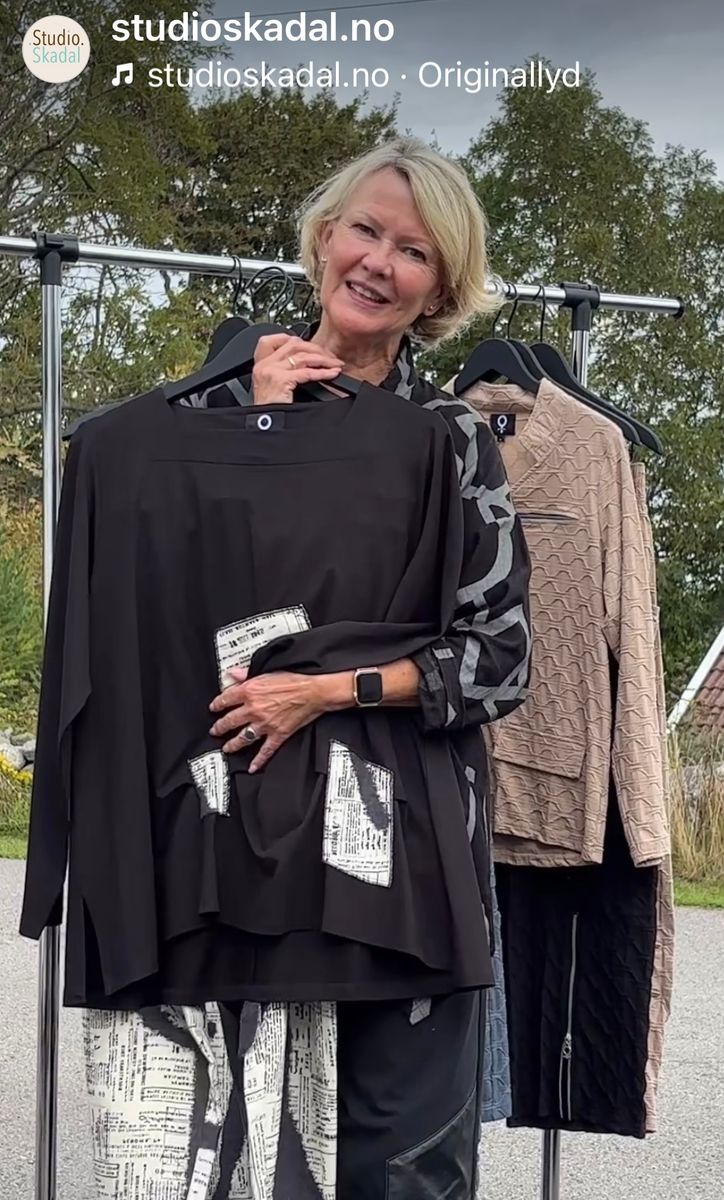 PreOrder: 0177 Topp, Letters, Black