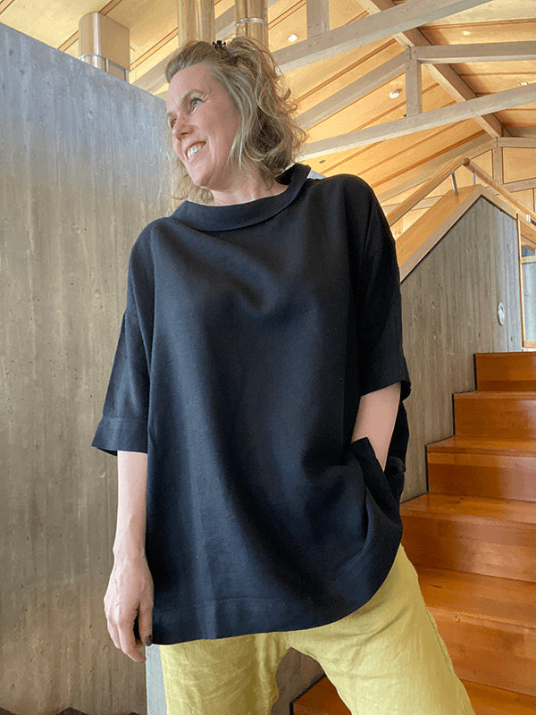 11011 Topp, Black, Lin