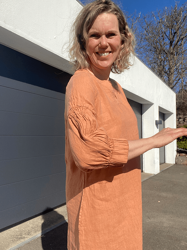 12029 Kjole, Pecan Brown, Lin Tynn