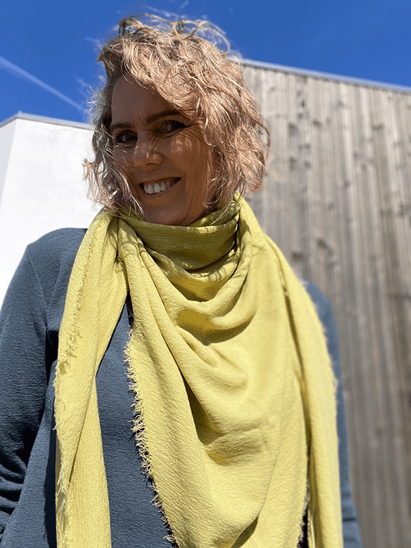 1023 TrekantSjal (L), Leek Green, Merino